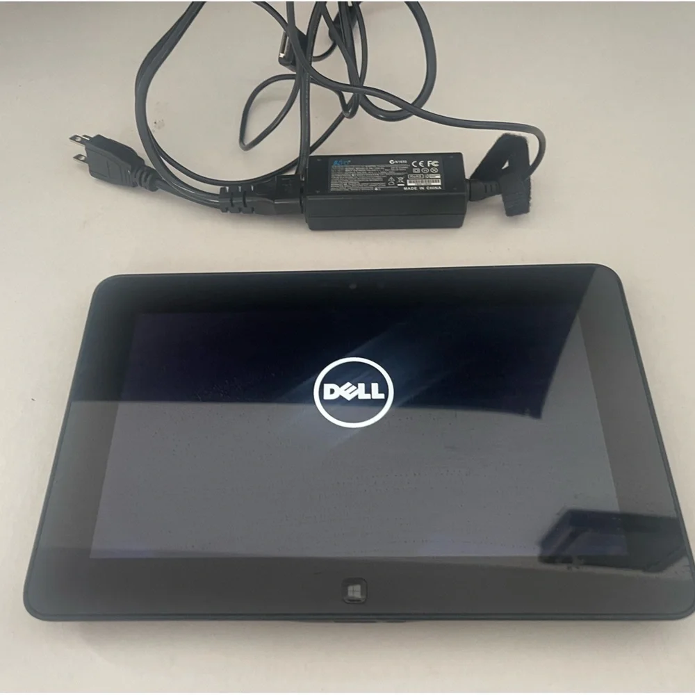 Dell latitude 10-ST2 win 8 pro tablet. Good working condition. Factory reset.